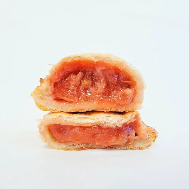 Those spring/summer vibes are strong with this one. 

Starberry Rhubarb sweet handpies are available from our Albany location daily as Take & Bake frozen delights, are regularly featured in the fresh cabinet, and are always available freshly baked upon request (call ahead or order online for pick up)! 

🍓❤️🍓❤️🍓
